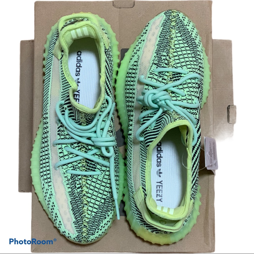 Price is Firm 🔸 Yeezy Boost 350 V2 by Adidas - Picture 8 of 13